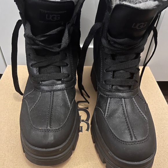 Ugg Winter Boots - Picture 5 of 5